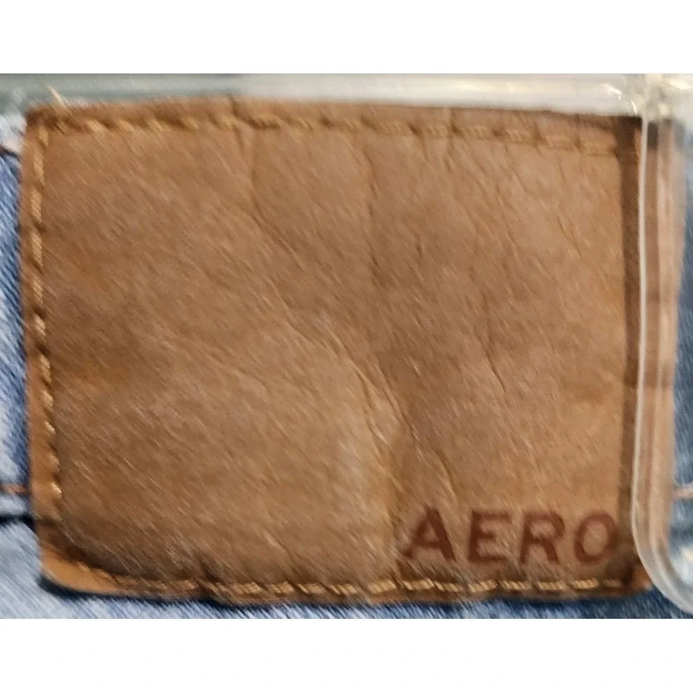 Aeropostale Mom Jeans Light‎ Wash Distressed Raw Hem High Rise Denim